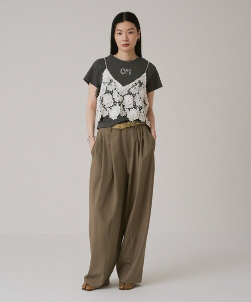 Omekashi(オメカシ)の「【スパンコールロゴがポイント◎】OMスパンコールロゴT(Tシャツ/カットソー・レディース・オフホワイト/チャコールグレー・FREE)」の17枚目の写真