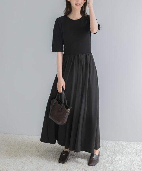 URBAN RESEARCH ROSSO WOMEN(アーバンリサーチ ロッソ)の「『一部WEB限定カラー』ニットドッキングワンピース(ワンピース・レディース・ベージュ系その他/ブラック系その他・FREE)」の4枚目の写真