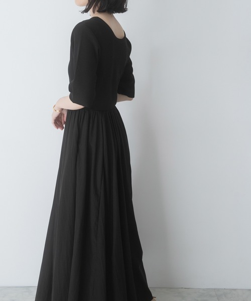 URBAN RESEARCH ROSSO WOMEN(アーバンリサーチ ロッソ)の「『一部WEB限定カラー』ニットドッキングワンピース(ワンピース・レディース・ベージュ系その他/ブラック系その他・FREE)」の1枚目の写真
