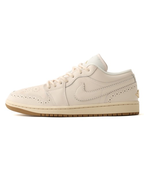 JORDAN BRAND(ジョーダンブランド)の「JORDAN BRAND WMNS AIR JORDAN 1 LOW SE / ジョーダンブランド ウィメンズ エア ジョーダン 1 LOW SE / NIKE【SP】(スニーカー・レディース・ベージュ・26.0cm/26.5cm/27.0cm/27.5cm/28.0cm/28.5cm/29.0cm)」の5枚目の写真