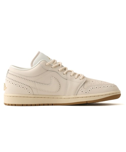JORDAN BRAND(ジョーダンブランド)の「JORDAN BRAND WMNS AIR JORDAN 1 LOW SE / ジョーダンブランド ウィメンズ エア ジョーダン 1 LOW SE / NIKE【SP】(スニーカー・レディース・ベージュ・26.0cm/26.5cm/27.0cm/27.5cm/28.0cm/28.5cm/29.0cm)」の6枚目の写真