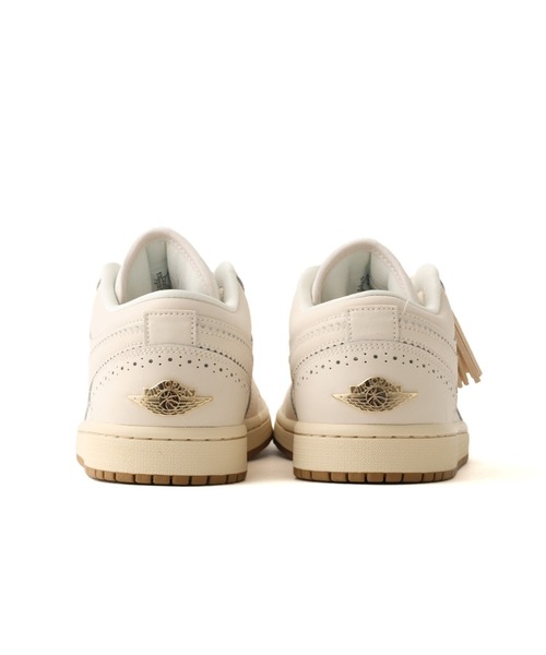 JORDAN BRAND(ジョーダンブランド)の「JORDAN BRAND WMNS AIR JORDAN 1 LOW SE / ジョーダンブランド ウィメンズ エア ジョーダン 1 LOW SE / NIKE【SP】(スニーカー・レディース・ベージュ・26.0cm/26.5cm/27.0cm/27.5cm/28.0cm/28.5cm/29.0cm)」の4枚目の写真