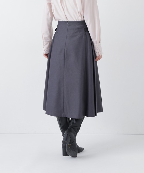 NATURAL BEAUTY BASIC(ナチュラルビューティーベーシック)の「<CanCam.jp掲載>サイドベルトプリーツスカート(スカート・レディース・チャコールグレー/キャメル・MEDIUM/SMALL)」の16枚目の写真