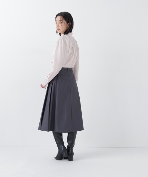 NATURAL BEAUTY BASIC(ナチュラルビューティーベーシック)の「<CanCam.jp掲載>サイドベルトプリーツスカート(スカート・レディース・チャコールグレー/キャメル・MEDIUM/SMALL)」の9枚目の写真