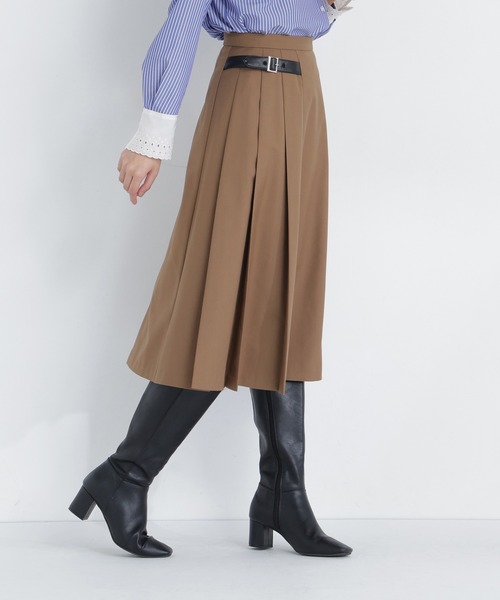 NATURAL BEAUTY BASIC(ナチュラルビューティーベーシック)の「<CanCam.jp掲載>サイドベルトプリーツスカート(スカート・レディース・チャコールグレー/キャメル・MEDIUM/SMALL)」の5枚目の写真