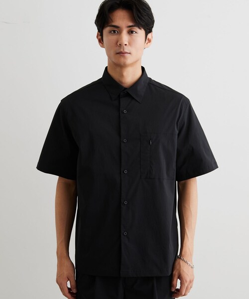THE SHOP TK (ザ ショップ ティーケー )の「【接触冷感/洗濯機OK/セットアップ可】ナイロンストレッチ半袖シャツ(シャツ/ブラウス・メンズ・ブラック/ダークグレー・04/03/02)」の11枚目の写真