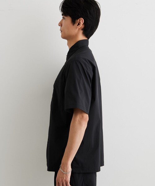 THE SHOP TK (ザ ショップ ティーケー )の「【接触冷感/洗濯機OK/セットアップ可】ナイロンストレッチ半袖シャツ(シャツ/ブラウス・メンズ・ブラック/ダークグレー・04/03/02)」の12枚目の写真