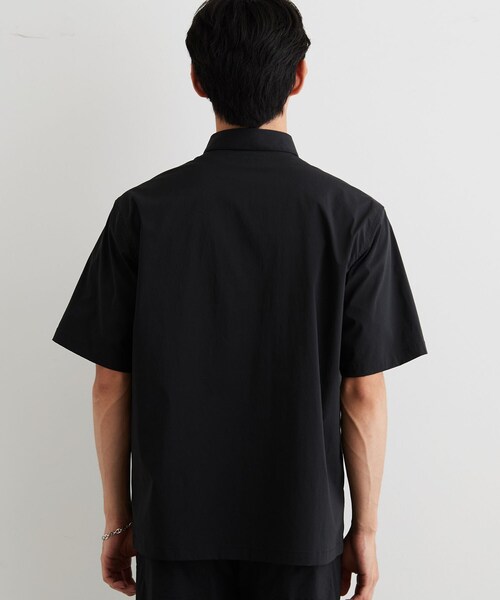 THE SHOP TK (ザ ショップ ティーケー )の「【接触冷感/洗濯機OK/セットアップ可】ナイロンストレッチ半袖シャツ(シャツ/ブラウス・メンズ・ブラック/ダークグレー・04/03/02)」の13枚目の写真