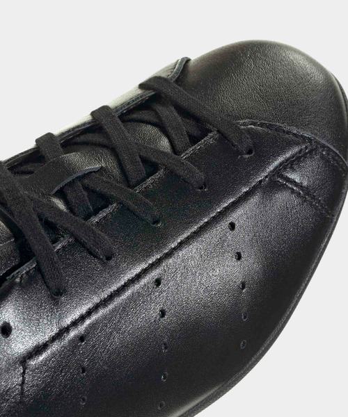 adidas(アディダス)の「スタンスミス ロー プロ シューズ / Stan Smith Lo Pro Shoes / アディダスオリジナルス adidas Originals(スニーカー・レディース・ブラック・23.0cm/22.0cm/22.5cm/26.0cm/25.0cm/25.5cm/24.5cm/24.0cm/23.5cm/29.0cm/28.5cm/27.5cm/28.0cm/27.0cm/26.5cm)」の7枚目の写真
