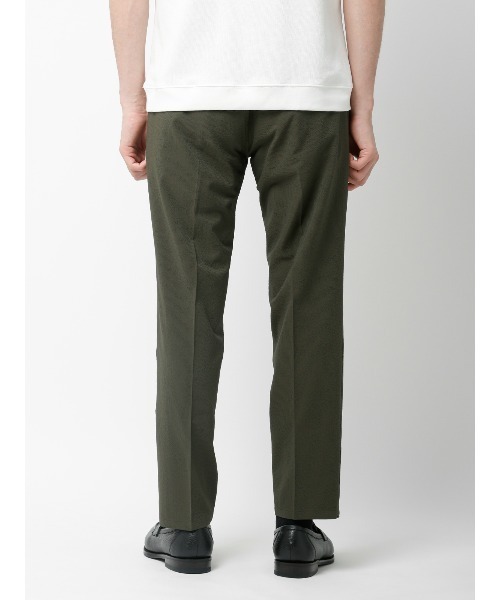 FLAT(フラット)の「FLAT/タックテーパードパンツ/ウォッシャブル/ストレッチ/ドライシアサッカー/無地/裾上げ済み(スラックス・メンズ・カーキ・S/M/L)」の4枚目の写真