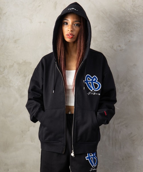 FUBU（ フブ）の「FUBU フブ M’S OG LOGO ZIP HOODIE/OGロゴジップフーディー（パーカー・メンズ・アッシュグレー/ブラウン/ブラック・L/M/XXL/XL）」の21枚目の写真