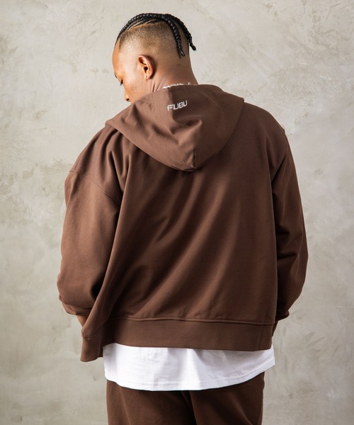FUBU（ フブ）の「FUBU フブ M’S OG LOGO ZIP HOODIE/OGロゴジップフーディー（パーカー・メンズ・アッシュグレー/ブラウン/ブラック・L/M/XXL/XL）」の10枚目の写真