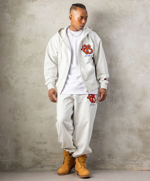 FUBU（ フブ）の「FUBU フブ M’S OG LOGO ZIP HOODIE/OGロゴジップフーディー（パーカー・メンズ・アッシュグレー/ブラウン/ブラック・L/M/XXL/XL）」の15枚目の写真