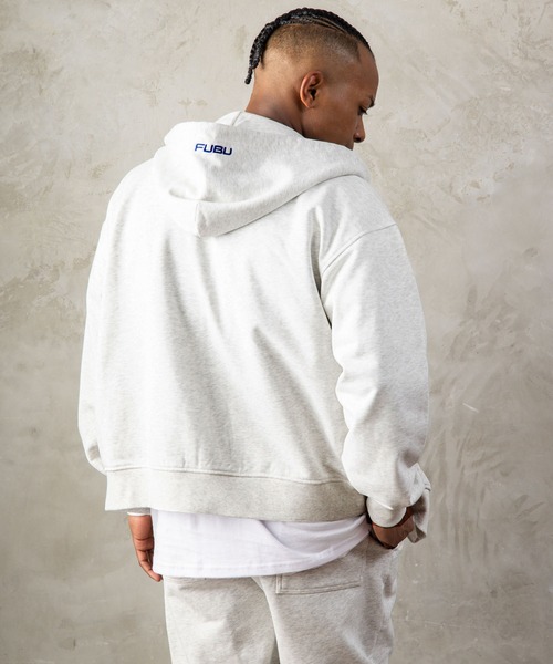 FUBU（ フブ）の「FUBU フブ M’S OG LOGO ZIP HOODIE/OGロゴジップフーディー（パーカー・メンズ・アッシュグレー/ブラウン/ブラック・L/M/XXL/XL）」の14枚目の写真
