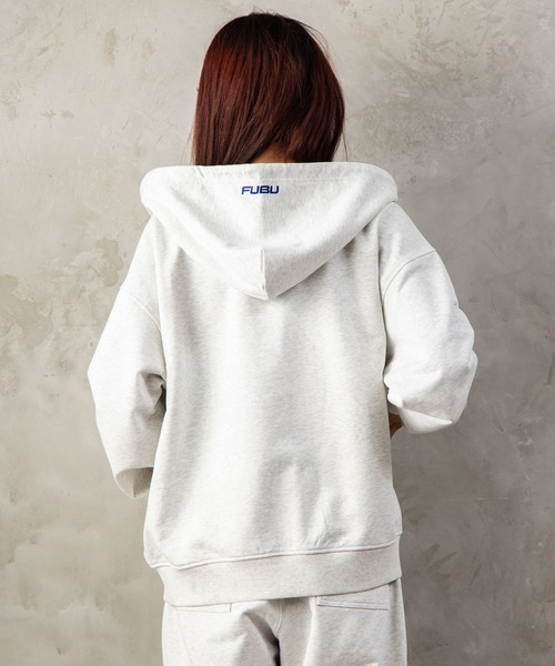 FUBU（ フブ）の「FUBU フブ M’S OG LOGO ZIP HOODIE/OGロゴジップフーディー（パーカー・メンズ・アッシュグレー/ブラウン/ブラック・L/M/XXL/XL）」の17枚目の写真