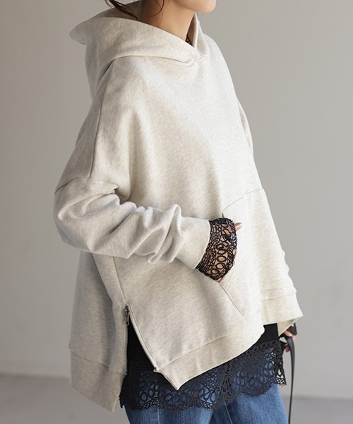 HUG.U(ハグユー)の「袖&裾 レースドッキングカットソー(Tシャツ/カットソー・レディース・カーキ/ホワイト/ブラック・M/L)」の9枚目の写真