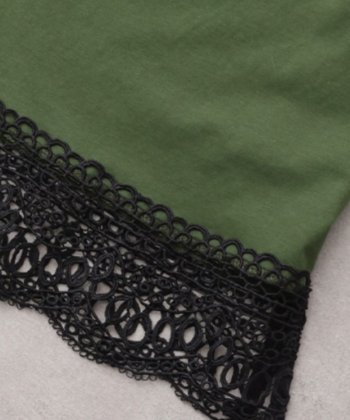 HUG.U(ハグユー)の「袖&裾 レースドッキングカットソー(Tシャツ/カットソー・レディース・カーキ/ホワイト/ブラック・M/L)」の14枚目の写真