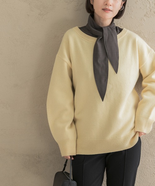 URBAN RESEARCH ROSSO WOMEN(アーバンリサーチ ロッソ)の「カシミヤシルクブレンドボートネックニット(ニット/セーター・レディース・ネイビー/オフホワイト/ピンク/イエロー/ブルー系その他・FREE)」の4枚目の写真