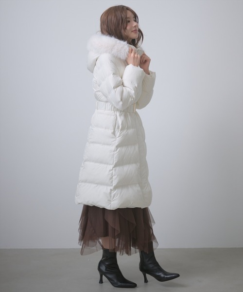 AND COUTURE(アンドクチュール)の「ベルト付きロングダウンコート(ダウンジャケット/コート・レディース・ブラック/ベージュ/アイボリー・LARGE/MEDIUM)」の11枚目の写真