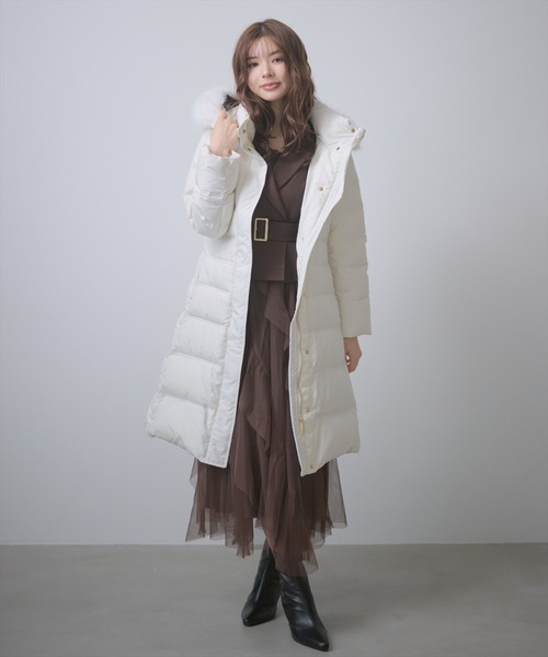 AND COUTURE(アンドクチュール)の「ベルト付きロングダウンコート(ダウンジャケット/コート・レディース・ブラック/ベージュ/アイボリー・LARGE/MEDIUM)」の6枚目の写真