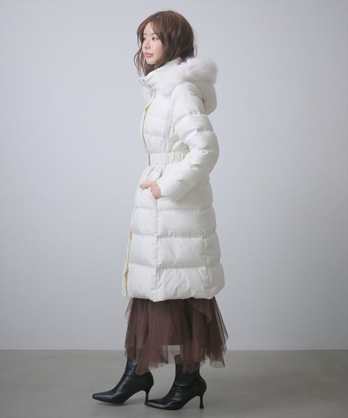 AND COUTURE(アンドクチュール)の「ベルト付きロングダウンコート(ダウンジャケット/コート・レディース・ブラック/ベージュ/アイボリー・LARGE/MEDIUM)」の10枚目の写真