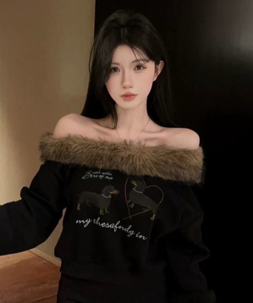 AVYL(アヴィル)の「ファー切替オフショルダアダックスフンドイラストスウェット(スウェット・レディース・ブラック/アイボリー・M)」の16枚目の写真