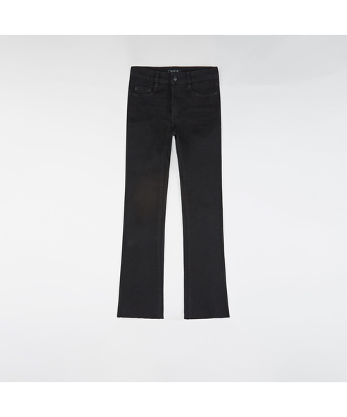 JINMANIA(ジンマニア)の「デイリーヘムカットスパンブーツカットデニムパンツ(ブラック)(デニムパンツ・レディース・ブラック・32inch/30inch/28inch/29inch/25inch/26inch)」の1枚目の写真