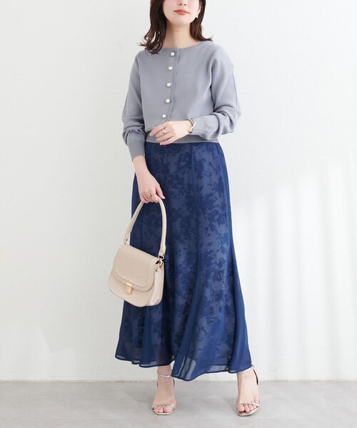 natural couture（ナチュラルクチュール）の「パール釦総針カーデ（カーディガン/ボレロ・レディース・サックスブルー/ライトベージュ/グレー/チャコールグレー/ブラウン・FREE）」の9枚目の写真