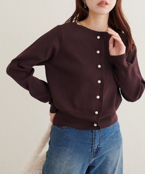 natural couture（ナチュラルクチュール）の「パール釦総針カーデ（カーディガン/ボレロ・レディース・サックスブルー/ライトベージュ/グレー/チャコールグレー/ブラウン・FREE）」の15枚目の写真