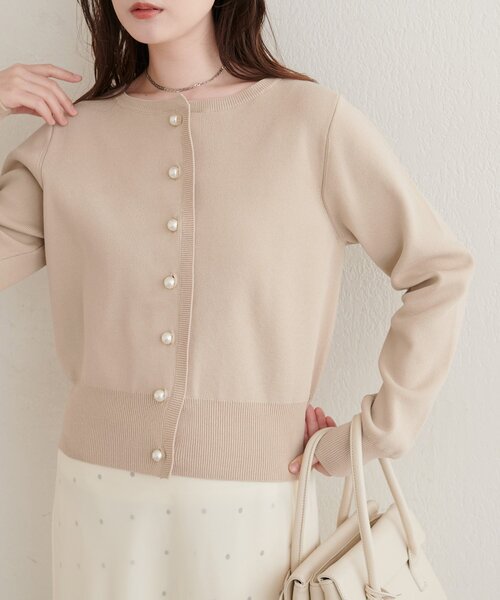 natural couture（ナチュラルクチュール）の「パール釦総針カーデ（カーディガン/ボレロ・レディース・サックスブルー/ライトベージュ/グレー/チャコールグレー/ブラウン・FREE）」の18枚目の写真