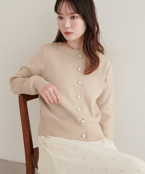 natural couture（ナチュラルクチュール）の「パール釦総針カーデ（カーディガン/ボレロ・レディース・サックスブルー/ライトベージュ/グレー/チャコールグレー/ブラウン・FREE）」の20枚目の写真