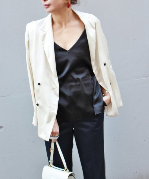 FIGARO Paris(フィガロパリ)の「シルクサテン キャミソール◆(キャミソール・レディース・ブラック/ホワイト×ホワイト・FREE)」の1枚目の写真