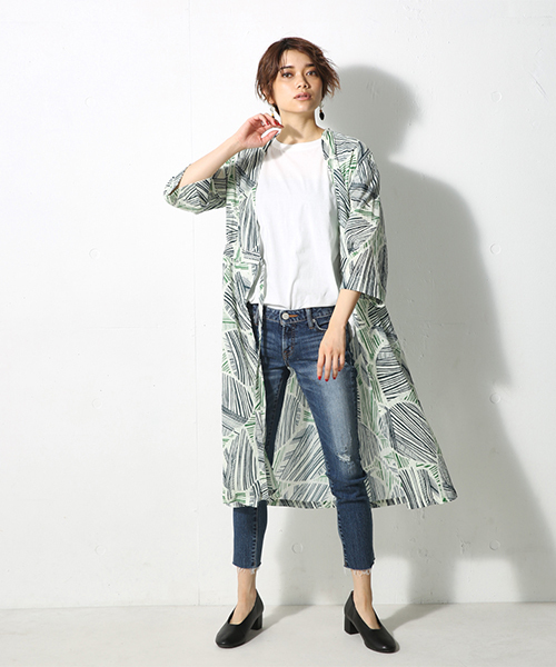 AZUL by moussy(アズールバイマウジー)の「リーフストライプ柄七分袖ガウン(その他アウター・レディース・イエロー系その他/グリーン系その他・SMALL/MEDIUM)」の4枚目の写真