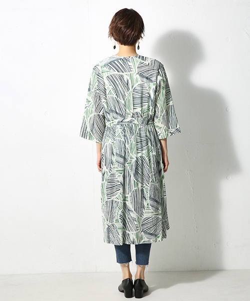 AZUL by moussy(アズールバイマウジー)の「リーフストライプ柄七分袖ガウン(その他アウター・レディース・イエロー系その他/グリーン系その他・SMALL/MEDIUM)」の8枚目の写真