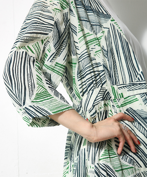 AZUL by moussy(アズールバイマウジー)の「リーフストライプ柄七分袖ガウン(その他アウター・レディース・イエロー系その他/グリーン系その他・SMALL/MEDIUM)」の10枚目の写真