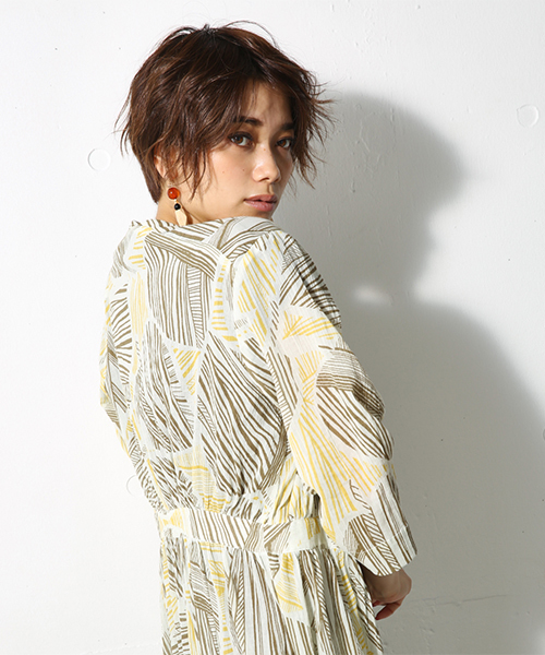 AZUL by moussy(アズールバイマウジー)の「リーフストライプ柄七分袖ガウン(その他アウター・レディース・イエロー系その他/グリーン系その他・SMALL/MEDIUM)」の11枚目の写真