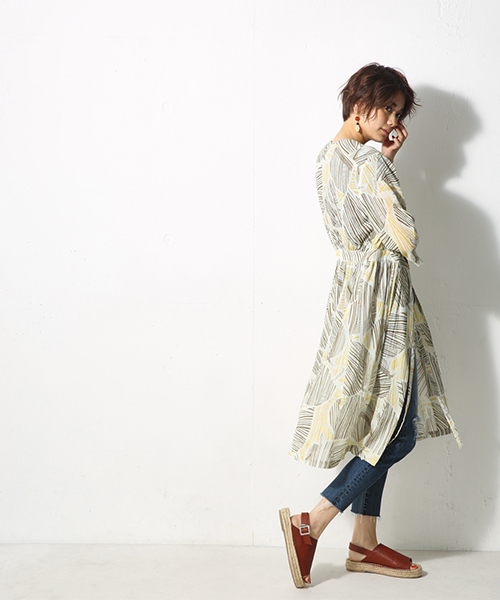 AZUL by moussy(アズールバイマウジー)の「リーフストライプ柄七分袖ガウン(その他アウター・レディース・イエロー系その他/グリーン系その他・SMALL/MEDIUM)」の12枚目の写真