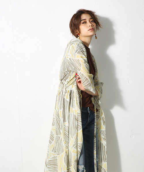 AZUL by moussy(アズールバイマウジー)の「リーフストライプ柄七分袖ガウン(その他アウター・レディース・イエロー系その他/グリーン系その他・SMALL/MEDIUM)」の13枚目の写真