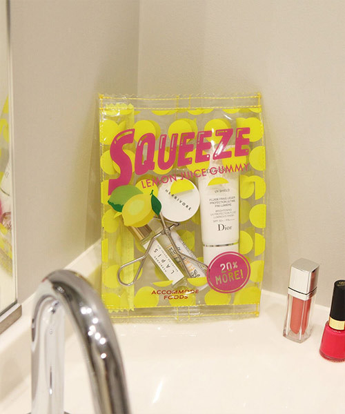 ACCOMMODE（アコモデ）の「クリアパッケージポーチ（ポーチ・レディース・イエロー/ブルー/グリーン・FREE）」の3枚目の写真