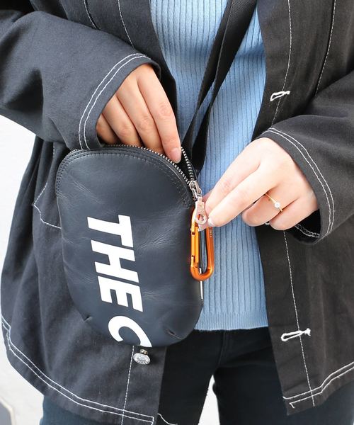 the case（ザケース）の「【THE CASE】"THE CASE" PAINT oval COW LEATHER（ショルダーバッグ・レディース・ブラック/グレー・FREE）」の3枚目の写真