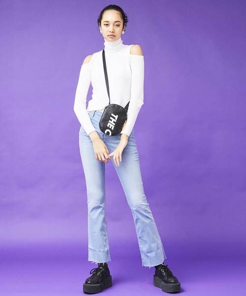 the case（ザケース）の「【THE CASE】"THE CASE" PAINT oval COW LEATHER（ショルダーバッグ・レディース・ブラック/グレー・FREE）」の7枚目の写真