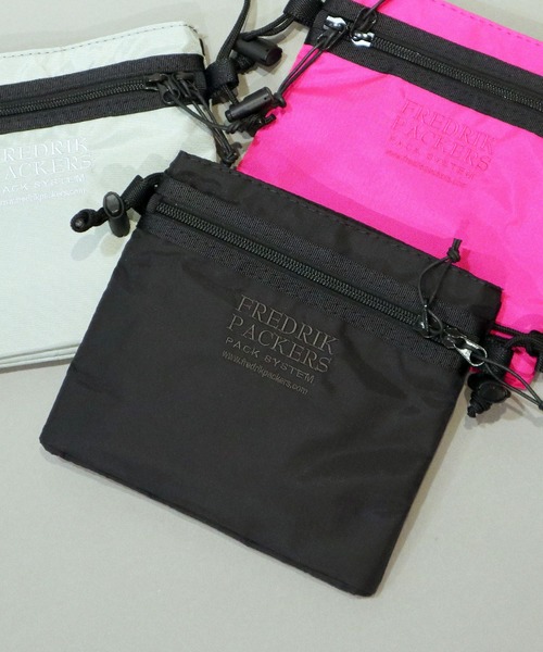FREDRIK PACKERS(フレドリックパッカーズ)の「∴ 【 FREDRIK PACKERS / フレドリックパッカーズ 】 -salle de bal限定カラー- サコッシュ UTILITY SACK S(ショルダーバッグ・レディース・ブラック/ピンク/シルバー/ライトピンク・FREE)」の2枚目の写真