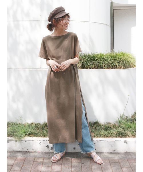 Ungrid（アングリッド）の「ハーフスリーブスリットカットワンピース（ワンピース・レディース・ブラック/オフホワイト/ブルー/モカ・FREE）」の5枚目の写真