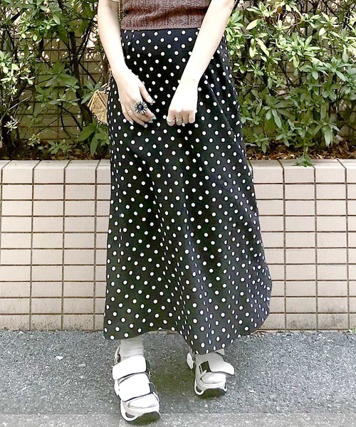 archives（アルシーヴ）の「ドットロングセミフレアスカート（スカート・レディース・ブラック/オフホワイト/ブラウン系その他・MEDIUM）」の3枚目の写真