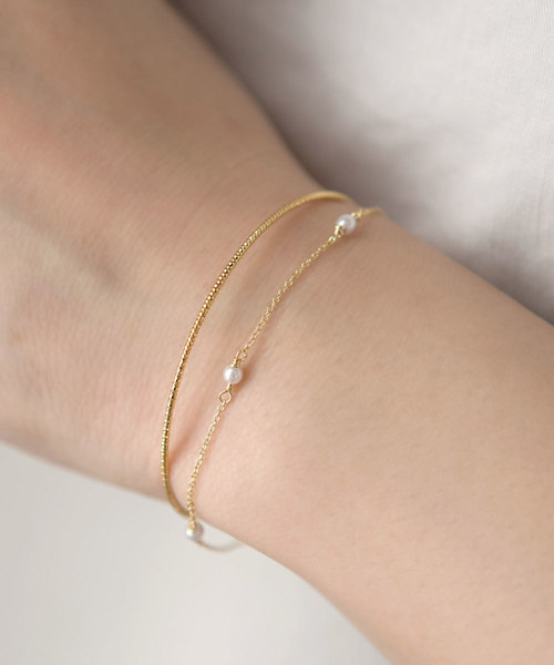 colleca la（コレカラ）の「細バングルとパール×チェーンのブレスレット（ブレスレット・レディース・シルバー/ゴールド・ﾌﾘ-）」の2枚目の写真