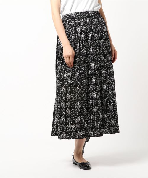 STYLEBLOCK(スタイルブロック)の「ポプリン花柄ロングプリーツスカート(スカート・レディース・ブラック/テラコッタ/アイボリー・M)」の6枚目の写真