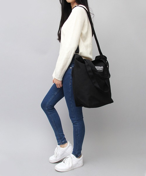 UNIVERSAL OVERALL(ユニバーサルオーバーオール)の「UNIVERSAL OVERALL / ユニバーサルオーバーオール / 2WAY キャンバス ショルダー トートバッグ(トートバッグ・メンズ・ホワイト/ブラック/ベージュ/グレー/ブルー・FREE)」の19枚目の写真