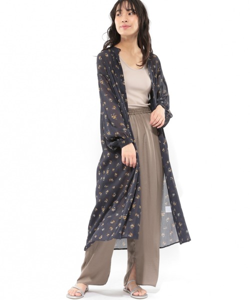 LAKOLE(ラコレ)の「フローラルバックギャザーワンピース / LAKOLE(ワンピース・レディース・ネイビー/ベージュ・SMALL/MEDIUM)」の6枚目の写真