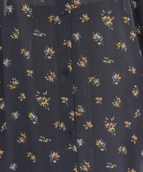 LAKOLE(ラコレ)の「フローラルバックギャザーワンピース / LAKOLE(ワンピース・レディース・ネイビー/ベージュ・SMALL/MEDIUM)」の13枚目の写真
