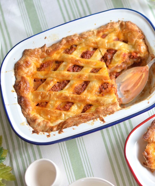 THE OLDE FARMHOUSE(ザ オールドファームハウス)の「【 HUNTSMANS / ハンツマン 】 パイディッシュ26cmブルー&レッド2枚セット LC26B/R TSI(食器・レディース・その他1・FREE)」の2枚目の写真